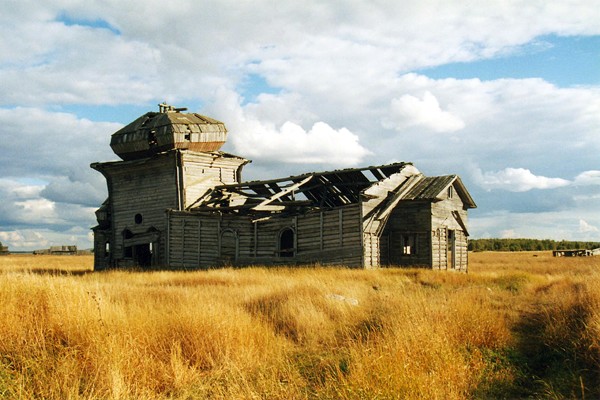 Никольская церковь в Унежме. Современное состояние. Фото Е.Федосеевой.